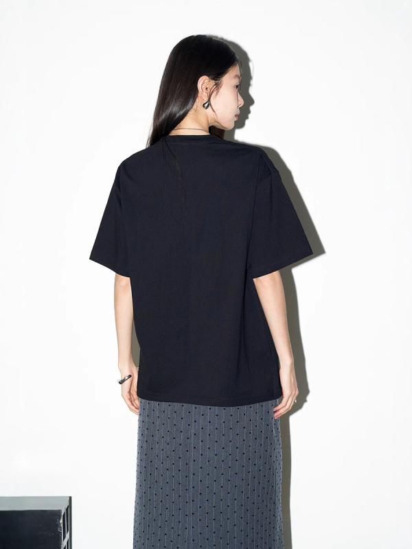 Női T-shirt combed pamutból, pulover stílus, rövid ujjú, kerek nyak, lazább szabás