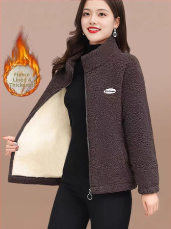 Fog and Frost žieminė striukė su fliso pamušalu, medvilnės-poliesterio audinys, vidutinio ilgio 50–65 cm, laisvas retro stilius.