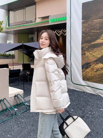 Kabát s perím s výplňou z bieleho kačacieho peria, obsah peria 86–90%, kapucňa, hrubý