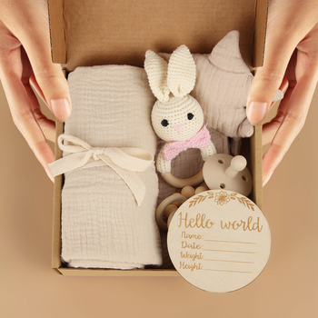 Комплект подаръчна кутия за бебе – 95% памук, меки животински дрънкалки за гризане, мултикомпонентен набор за новородени (0–12 месеца)