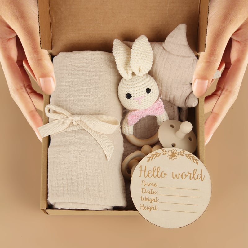 Комплект подаръчна кутия за бебе – 95% памук, меки животински дрънкалки за гризане, мултикомпонентен набор за новородени (0–12 месеца)