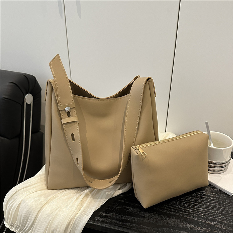 PU tote kott tõmblukuga, polüestervooder, horisontaalne ruudukujuline kuju, sisemine tõmblukukott, üks õlarihm, igapäevaseks kasutamiseks, suvi 2025