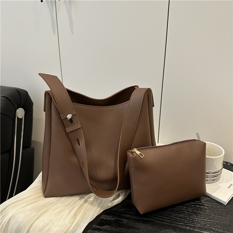 PU tote kott tõmblukuga, polüestervooder, horisontaalne ruudukujuline kuju, sisemine tõmblukukott, üks õlarihm, igapäevaseks kasutamiseks, suvi 2025