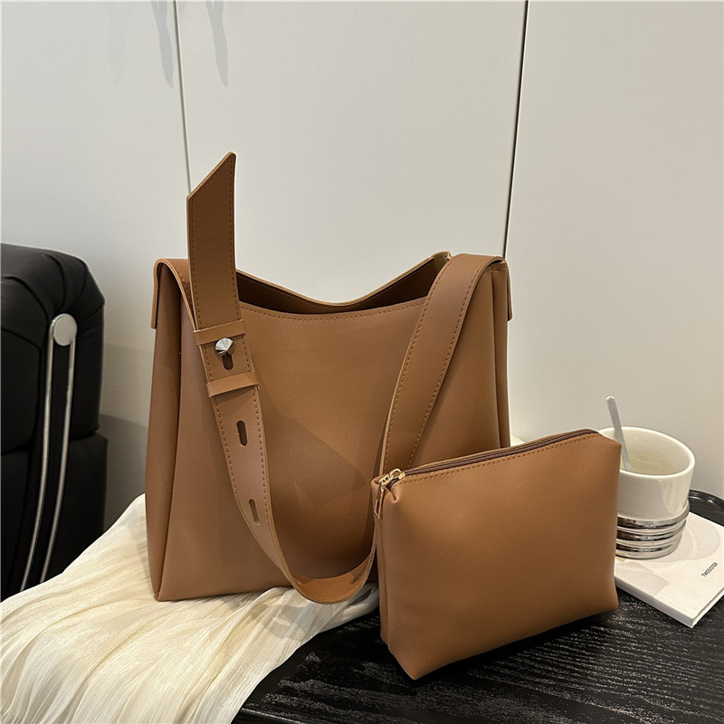 PU tote kott tõmblukuga, polüestervooder, horisontaalne ruudukujuline kuju, sisemine tõmblukukott, üks õlarihm, igapäevaseks kasutamiseks, suvi 2025