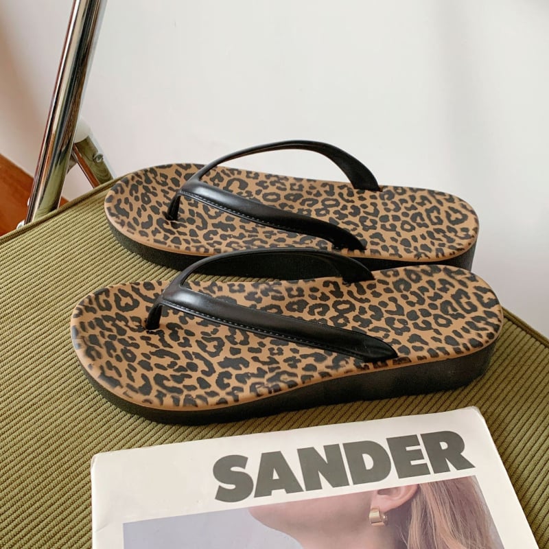 Női leopárdmintás szandálok wedge sarokkal a strandhoz, csúszásmentes