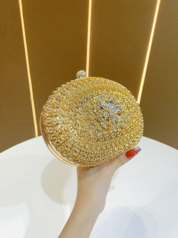 Õhtune klutch kott polüestrist, ovaalne kuju, lukk, sisemine ID tasku