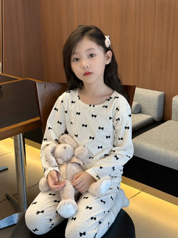 Gyerekeknek otthoni ruházati szett pamutból, 95% pamut, meleg, puha kezelt anyag, 3–8 évesek