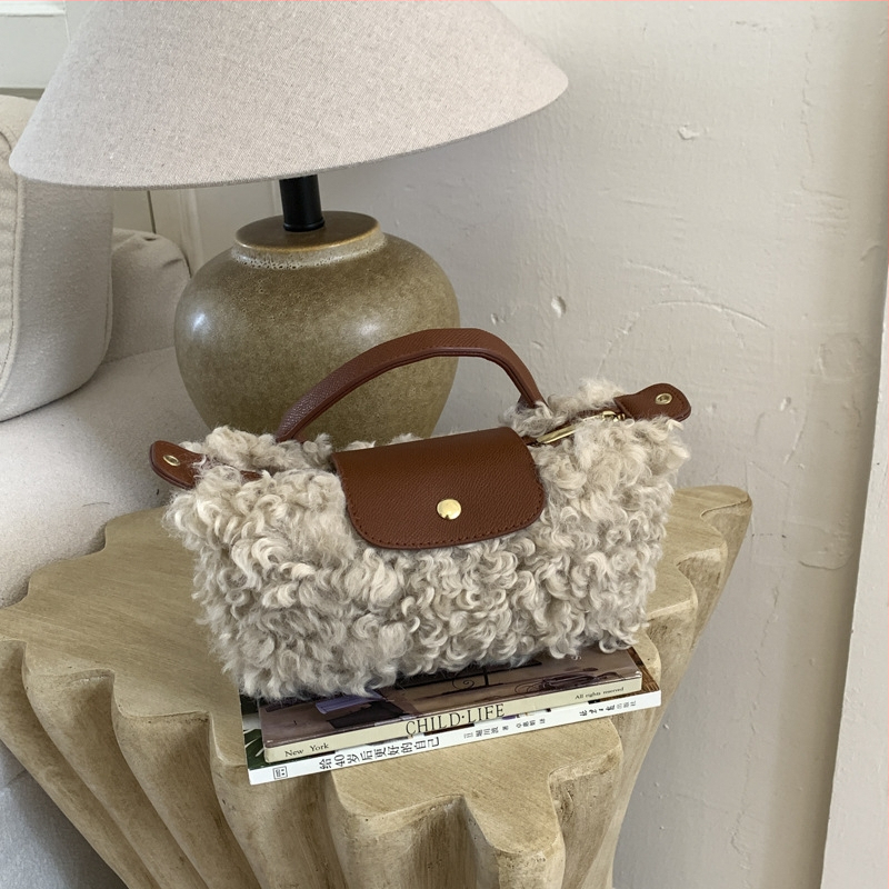 Moters krepšys per petį — miesto paprastas stilius, PU medžiaga, dumpling formos, užtrauktuko uždarymas, poliesterio vidus