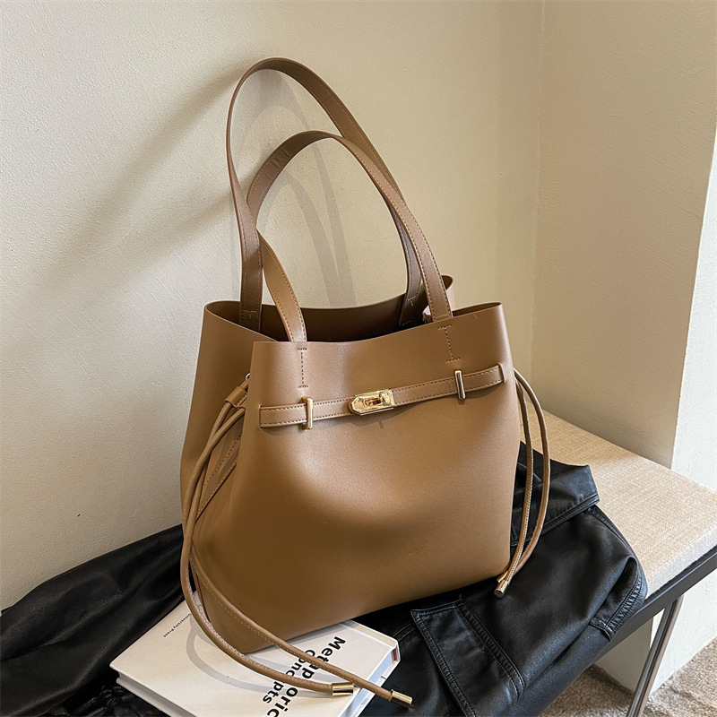 Lemon Koko kibiro formos rankinė, PU medžiaga, kibiro formos dizainas, užraktas, poliesterio pamušalas