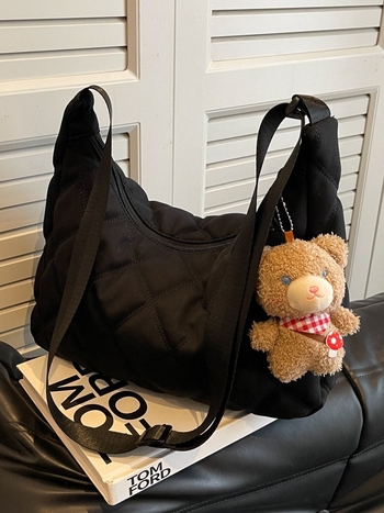 Nylon Tote táska cipzáras zárással, poliészter bélés, vízszintes négyzet alak, Téli 2023 kollekció