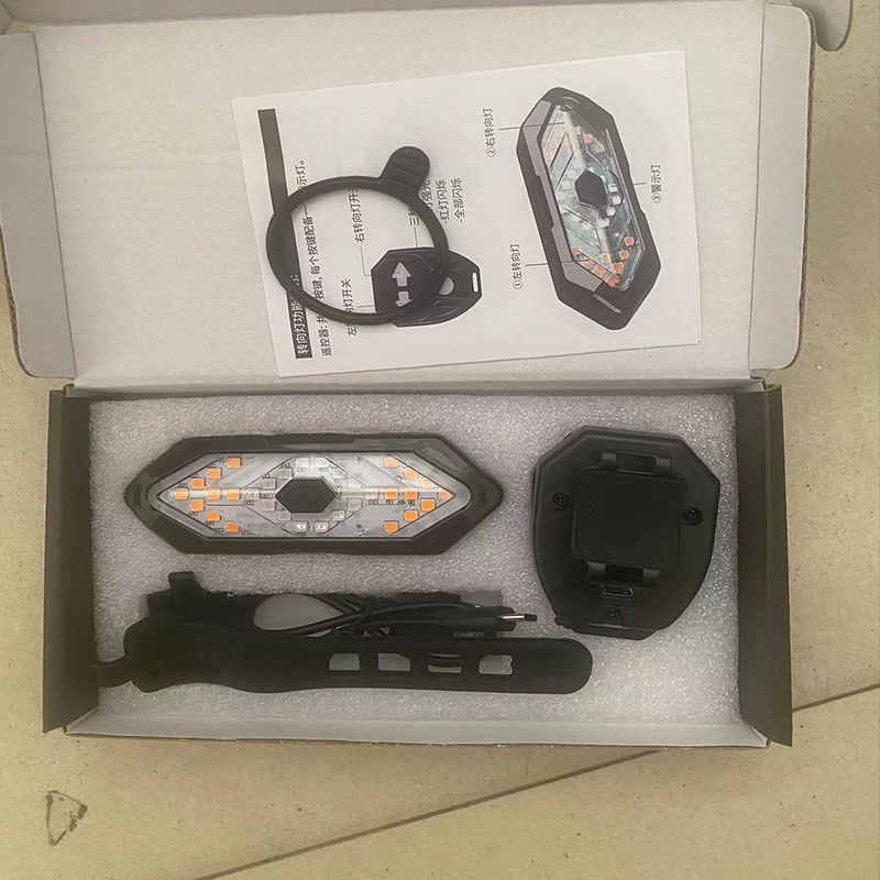 Задно светло за велосипед с дистанционно управление, USB зареждане, 32 LED, водоустойчиво, сигнал за завой за нощно каране.