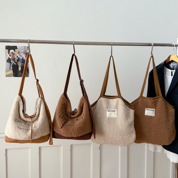 Crowned Penguin Tote torba od plišane — gradski minimalistički stil, velika zapremina, zatvaranje zatvaračem, horizontalni kvadratni oblik, unutarnja džep za dokumente