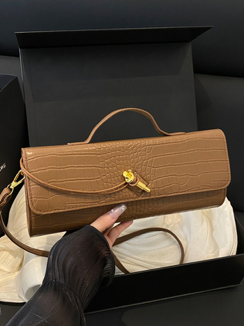 PU ženska torba s krokodilinim uzorom, horizontalan baguette oblik, zatvaranje brava, unutarnji pretinci za telefon i ID, jedna naramenica