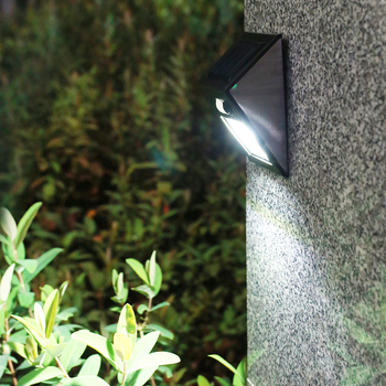 Napelemes kültéri LED falikar, vízálló, 5W, 1.2V, működési idő 6–12 óra