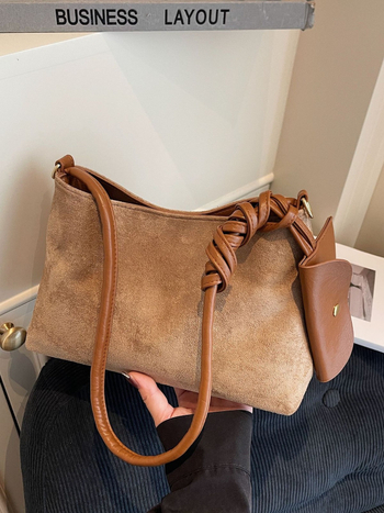 Moterų kibiro formos rankinė su matinės dangos paviršiumi, retro universalus dizainas kasdieniam nešiojimui (medžiaga PU, pamušalas poliesteris, magnetinis užsegimas, kibiro forma, dvigubi pečių dirželiai)