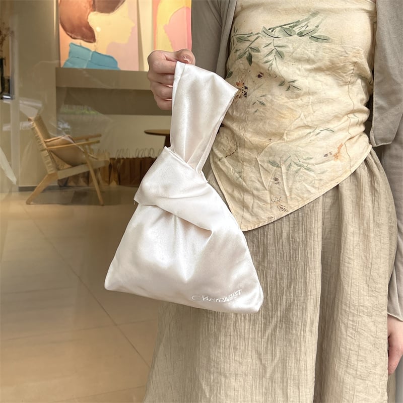 Geantă de încheietură din satin pentru femei, nod, stil urban minimalist, material textil, geantă subraț, formă verticală pătrată, buzunar pentru telefon și buletin