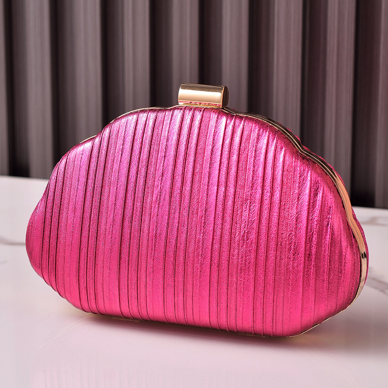 Kagyló alakú esti táska, merev héj, láncos vállpánt, zárható, poliészter bélés