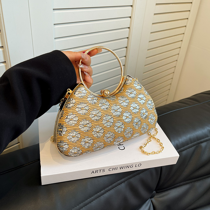 PU estélyi női kézitáska gyűrűs fogantyúval, horizontálisan négyszögletes forma, záródás zár, poliészter-pamut bélés, belső telefontartó zseb