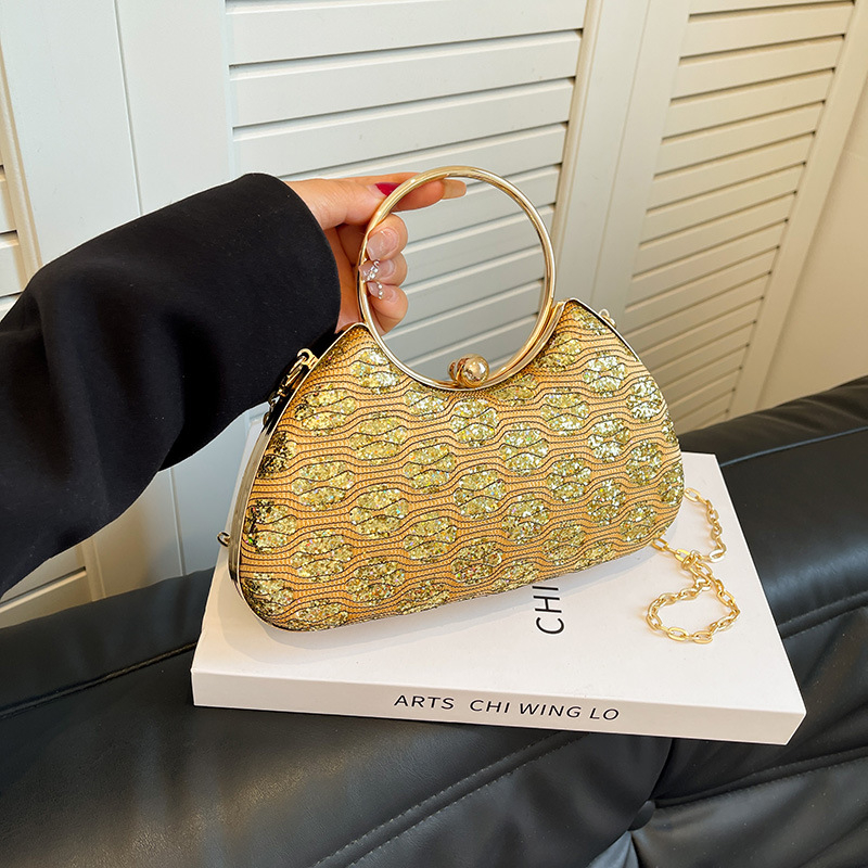 PU estélyi női kézitáska gyűrűs fogantyúval, horizontálisan négyszögletes forma, záródás zár, poliészter-pamut bélés, belső telefontartó zseb