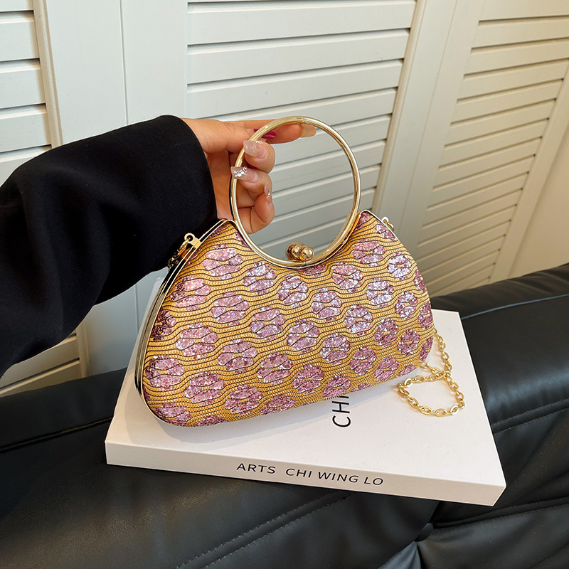 PU estélyi női kézitáska gyűrűs fogantyúval, horizontálisan négyszögletes forma, záródás zár, poliészter-pamut bélés, belső telefontartó zseb