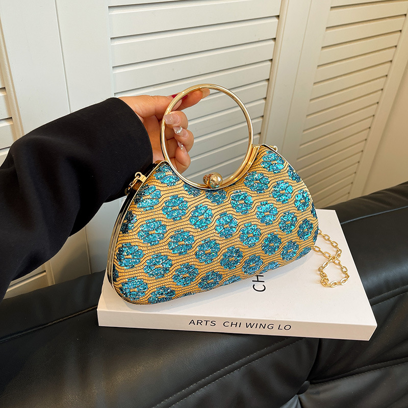 PU estélyi női kézitáska gyűrűs fogantyúval, horizontálisan négyszögletes forma, záródás zár, poliészter-pamut bélés, belső telefontartó zseb