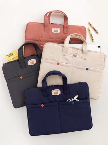 Minimalistinė nešiojamojo kompiuterio ir planšetinio kompiuterio rankinė, poliesterio išorė ir nailoninė įdėkla, unisex, 2023 m. vasaros leidimas; suderinama su Apple, Huawei ir Lenovo nešiojamojo kompiuteriais bei iPad