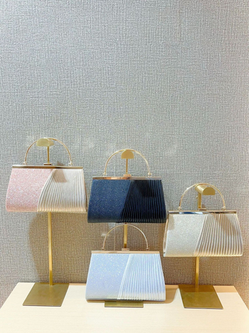 Keresztbody kézitáska – városi egyszerű stílus, poliészter, horizontális négyzet alakú forma, nyitott nyitás, belső ID- és kamera zsebek