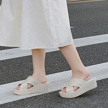 Дамски сандали за външно носене, кръгъл нос, EVA горна част и подметка, клиновиден ток, корейски стил с една лента