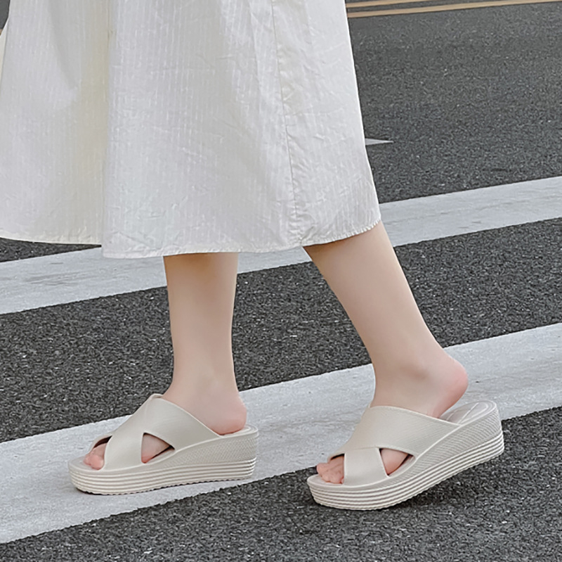 Дамски сандали за външно носене, кръгъл нос, EVA горна част и подметка, клиновиден ток, корейски стил с една лента