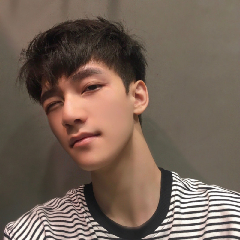 Perucă pentru bărbați – păr scurt drept, breton texturat (drept sau înclinat) – fibră rezistentă la temperaturi înalte, model 288, corectarea formei feței