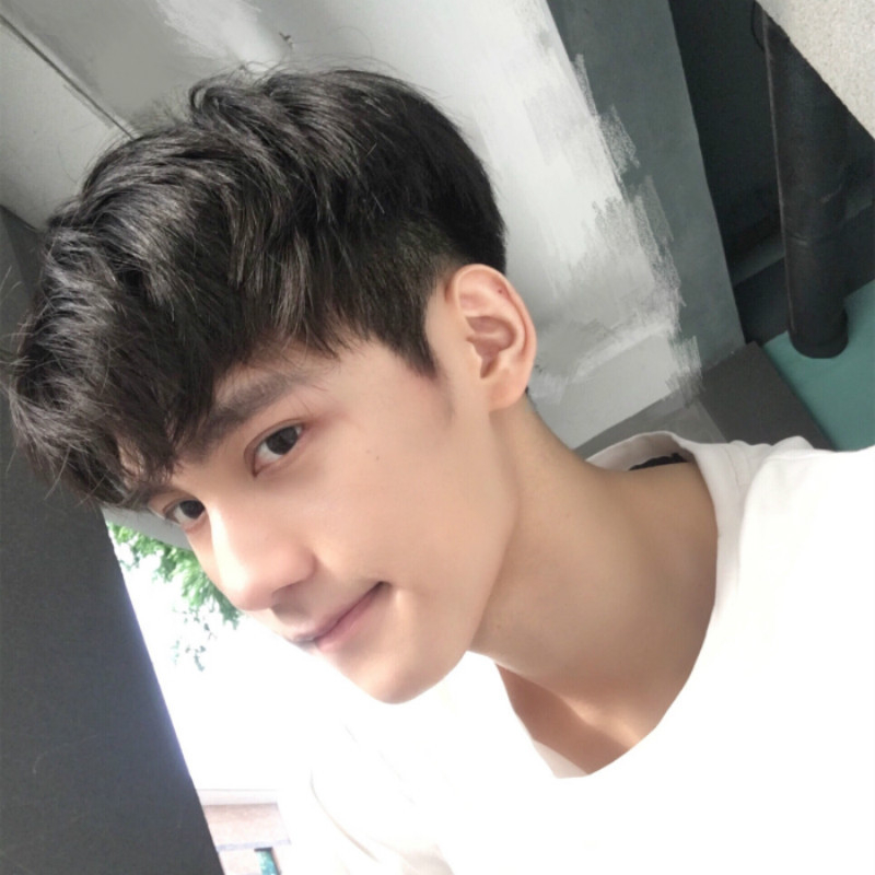 Perucă pentru bărbați – păr scurt drept, breton texturat (drept sau înclinat) – fibră rezistentă la temperaturi înalte, model 288, corectarea formei feței