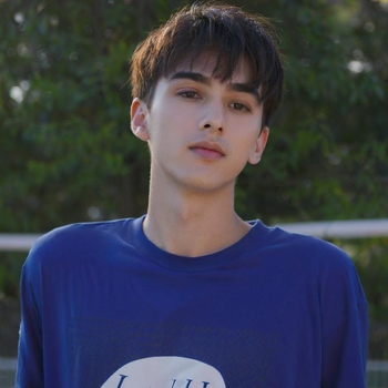 Мъжки топер за коса върху корона — права коса, термоустойчива нишка, може да се боядиса и къдри, модел 3111