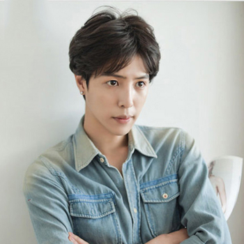 Meeste parukas – lühikesed juuksed, Mudel 200, Mechanism-tehnoloogia, Kõrge temperatuuriga kiud, Saab värvida.