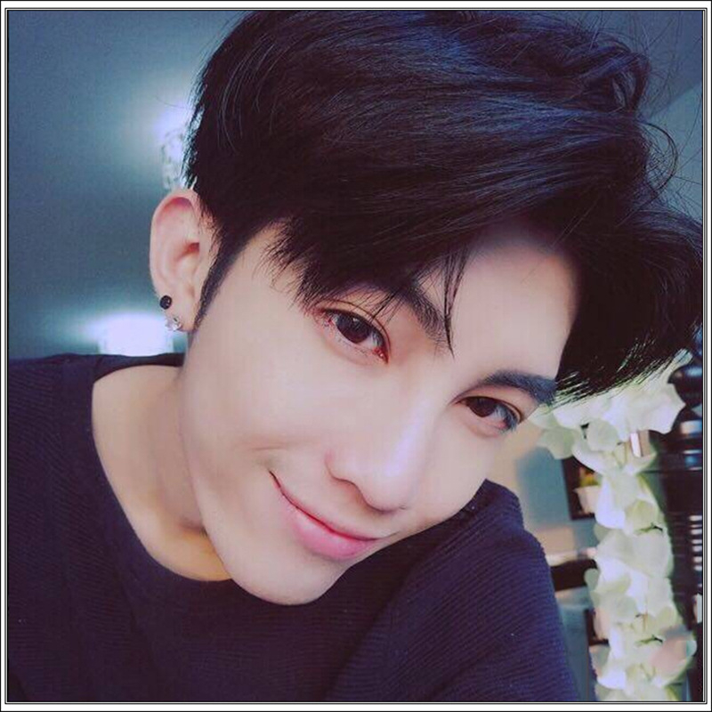 Perucă pentru bărbați cu breton mediu, păr scurt drept, fibre rezistente la temperatură, plasă internă respirabilă