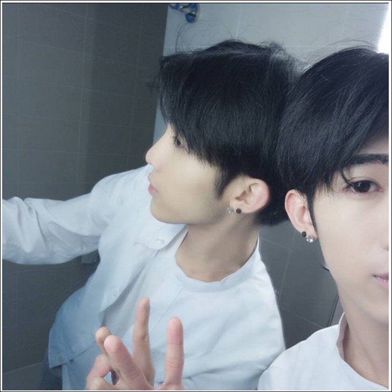 Perucă pentru bărbați cu breton mediu, păr scurt drept, fibre rezistente la temperatură, plasă internă respirabilă