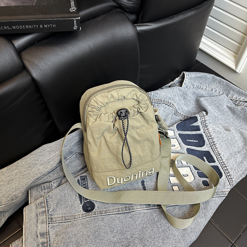 Geantă crossbody din nylon pentru femei, stil bucket, cu fermoar, căptușeală poliester, buzunar pentru documente, curea de umăr