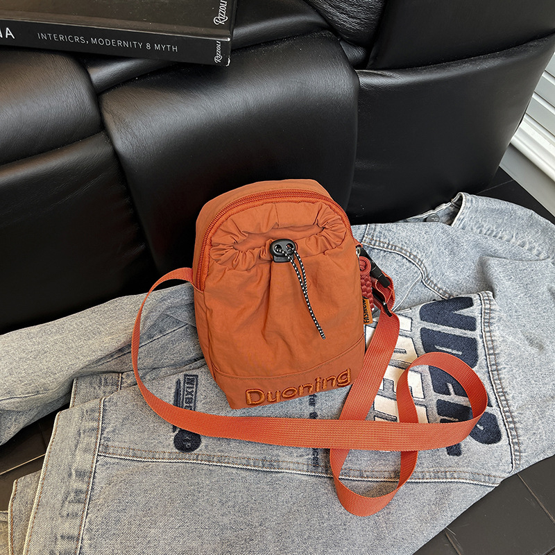 Geantă crossbody din nylon pentru femei, stil bucket, cu fermoar, căptușeală poliester, buzunar pentru documente, curea de umăr