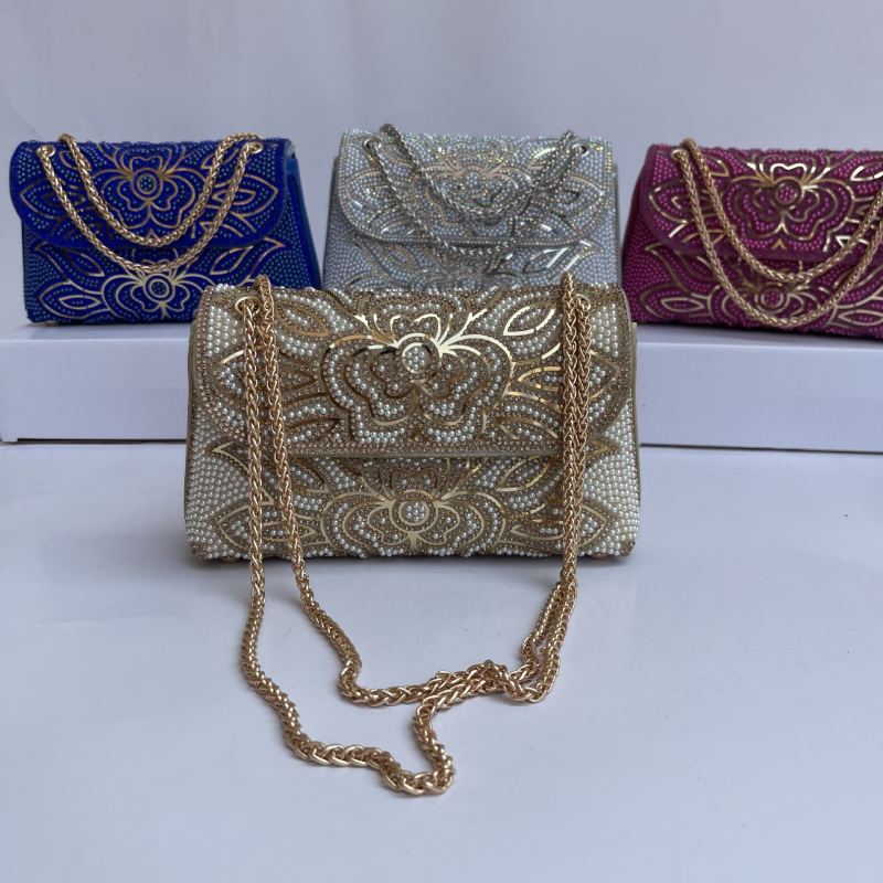 Geantă de umăr în stil Chanel, cu cristale, material PU, căptușeală din nylon, închidere cu capac, buzunar intern