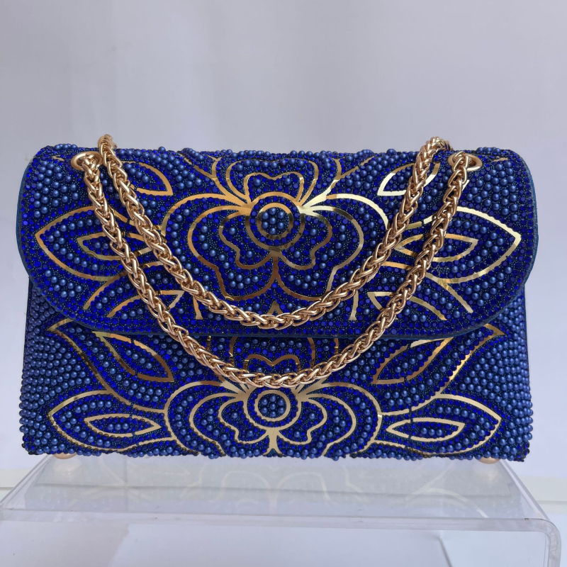 Geantă de umăr în stil Chanel, cu cristale, material PU, căptușeală din nylon, închidere cu capac, buzunar intern