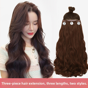 Parukė – trijų dalių komplektas su pūkuotais banginiais, ilgais garbanos ir tiesūs plaukai, karščiui atsparios skaidulos, tinkama visų odos tonų