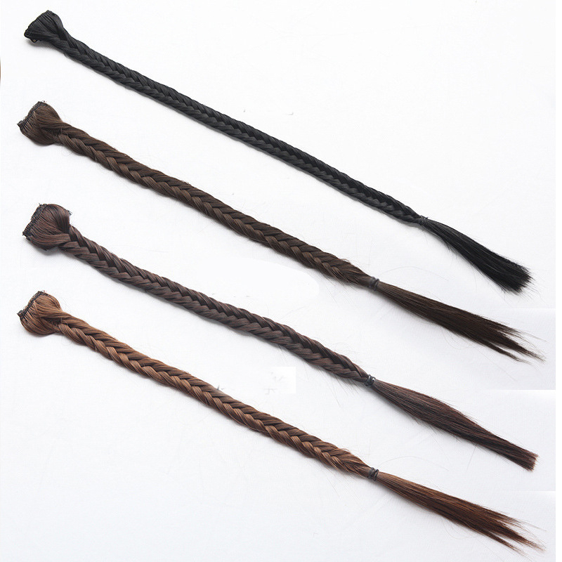 Ръчно тъкана перука с рибена кост и усукана плитка; модел: плитка; коса: права; материал на косата: тел с висока температура