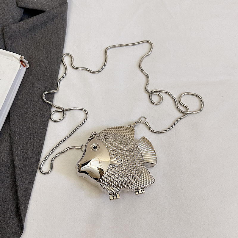 Geantă de seară metalică cu motif pește, formă 3D, închidere cu cârlig, purtare crossbody/pe umăr, Primăvara 2025