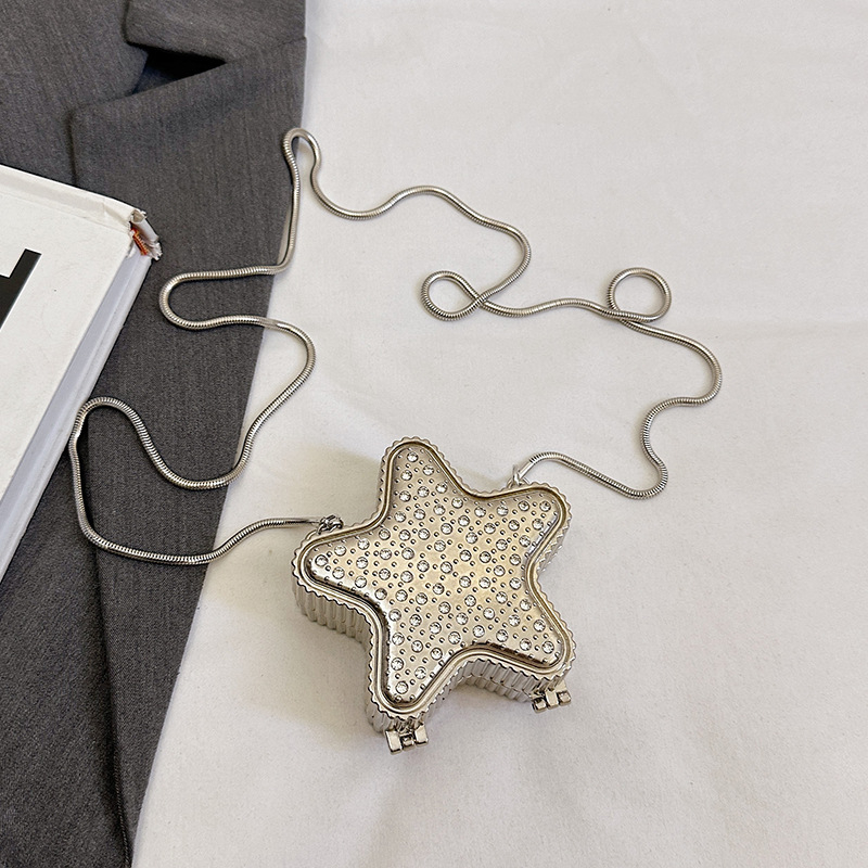 Geantă de seară metalică cu motif pește, formă 3D, închidere cu cârlig, purtare crossbody/pe umăr, Primăvara 2025