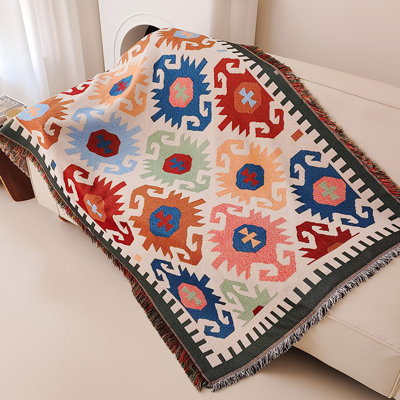 Diai poliesterio–medvilninė sofų uždanga su abstrakčiu paveikslėliu, gėlių ir juokingų gyvūnų motyvais, visiškas dengimas, tinka kombinuotoms sofoms, dekoratyvinė gobelė