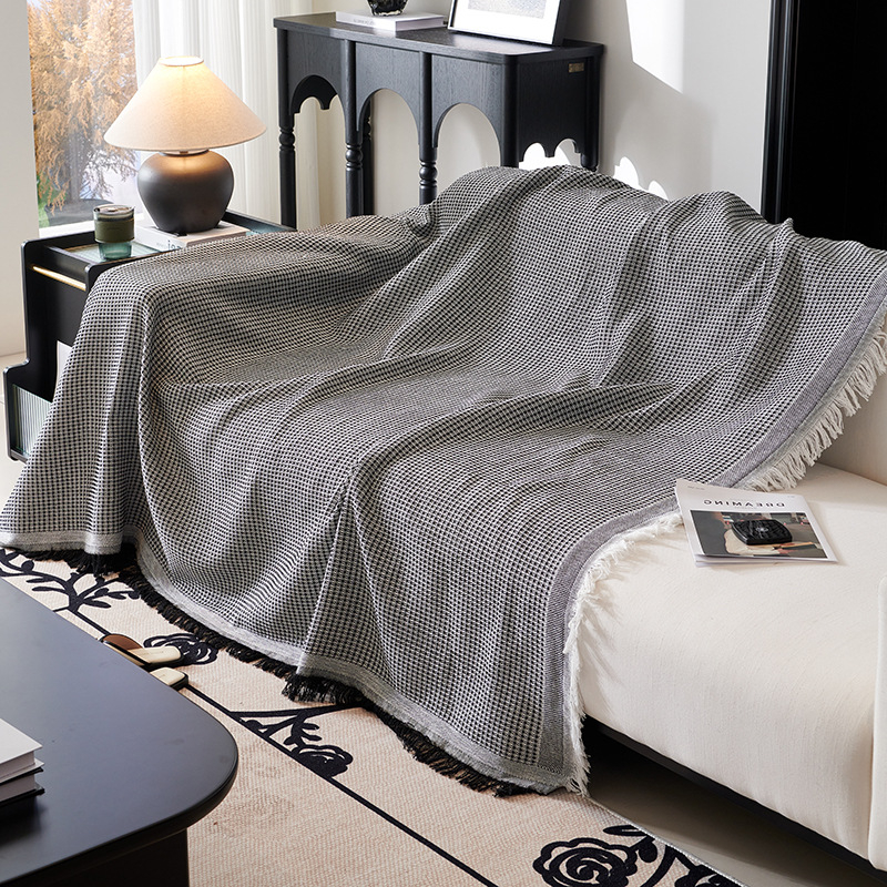 Diai poliesterio–medvilninė sofų uždanga su abstrakčiu paveikslėliu, gėlių ir juokingų gyvūnų motyvais, visiškas dengimas, tinka kombinuotoms sofoms, dekoratyvinė gobelė