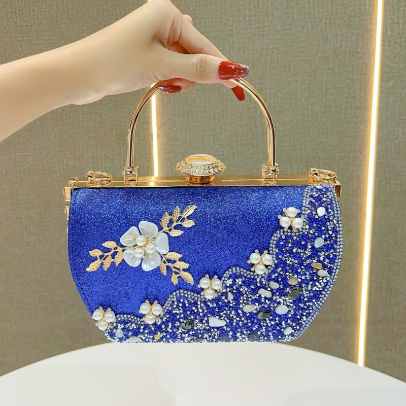 Elegantne õhtune kott karbiforma, padja kuju, polüester, klapiga sulgemine, sisetaskud telefonile ja isikut tõendavale kaardile