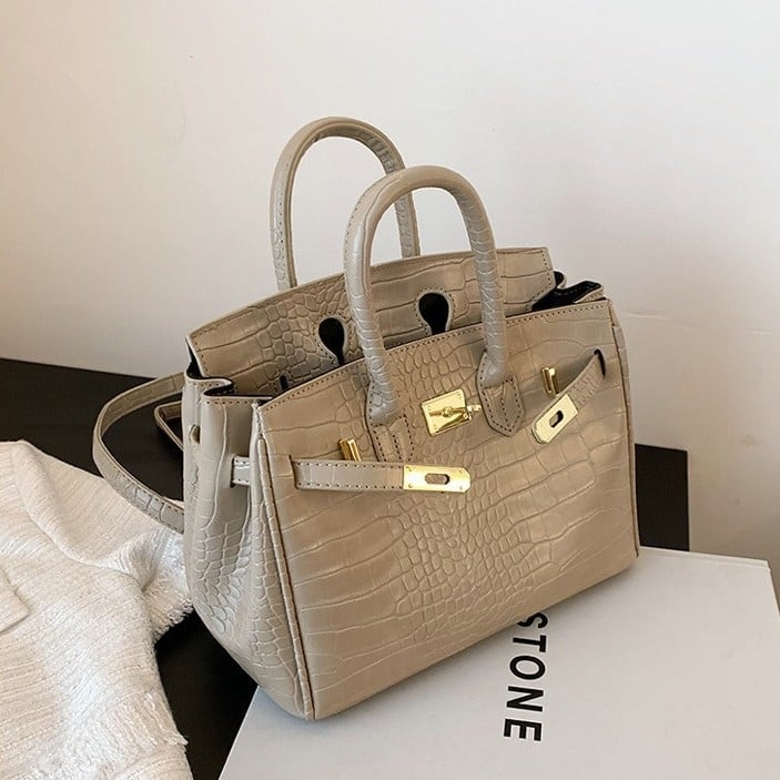 Kelly válltáska krokodil mintával, crossbody (PU anyag, városi minimalist stílus, horizontális négyzetes forma, zipzár, poliészter bélés)