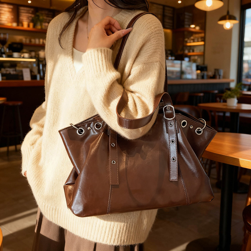 PU nahast Tote kott, kahekordne õlarihm, magnetlukustus, polüestri vooder, 2025 talv