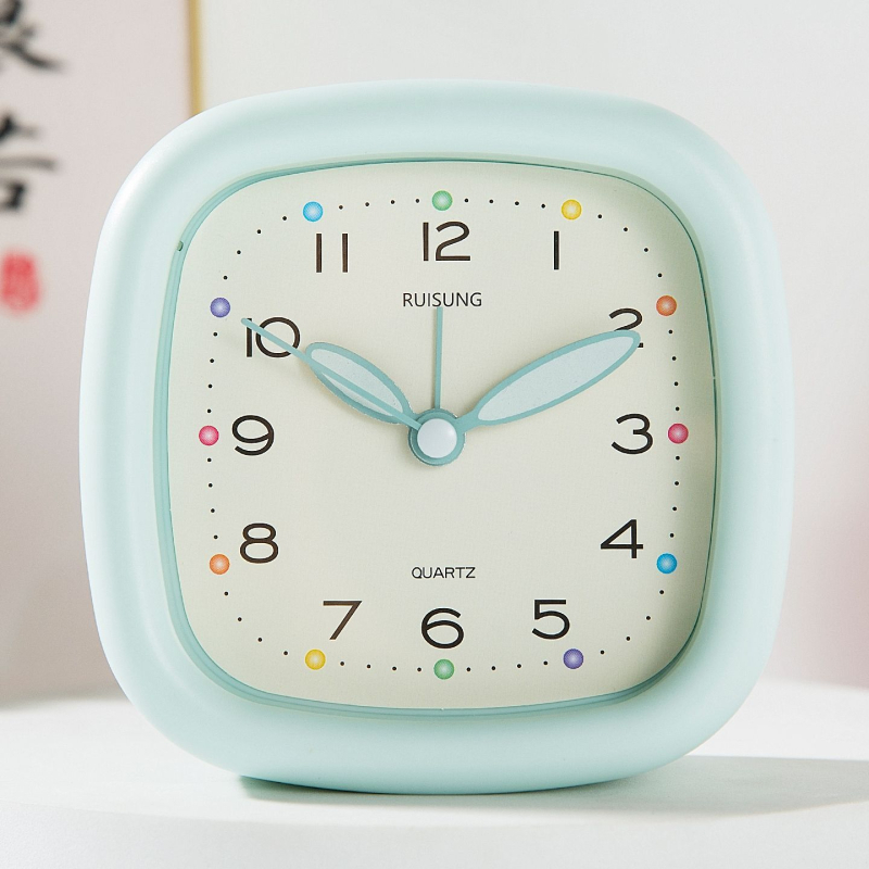 Qingyi budilica za učenike s LCD zaslonom i analognо-numeričkim prikazom, napajanje baterijom, glatko kretanje sekundne kazaljke, 32 mm debljina, plastično kućište