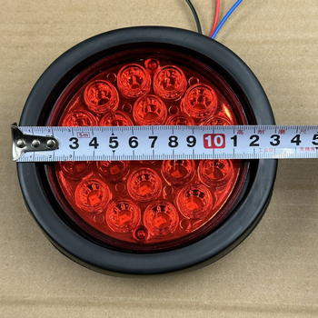 Задна светлина за ремаркета и камиони, лампа монтирана върху плоско огледало